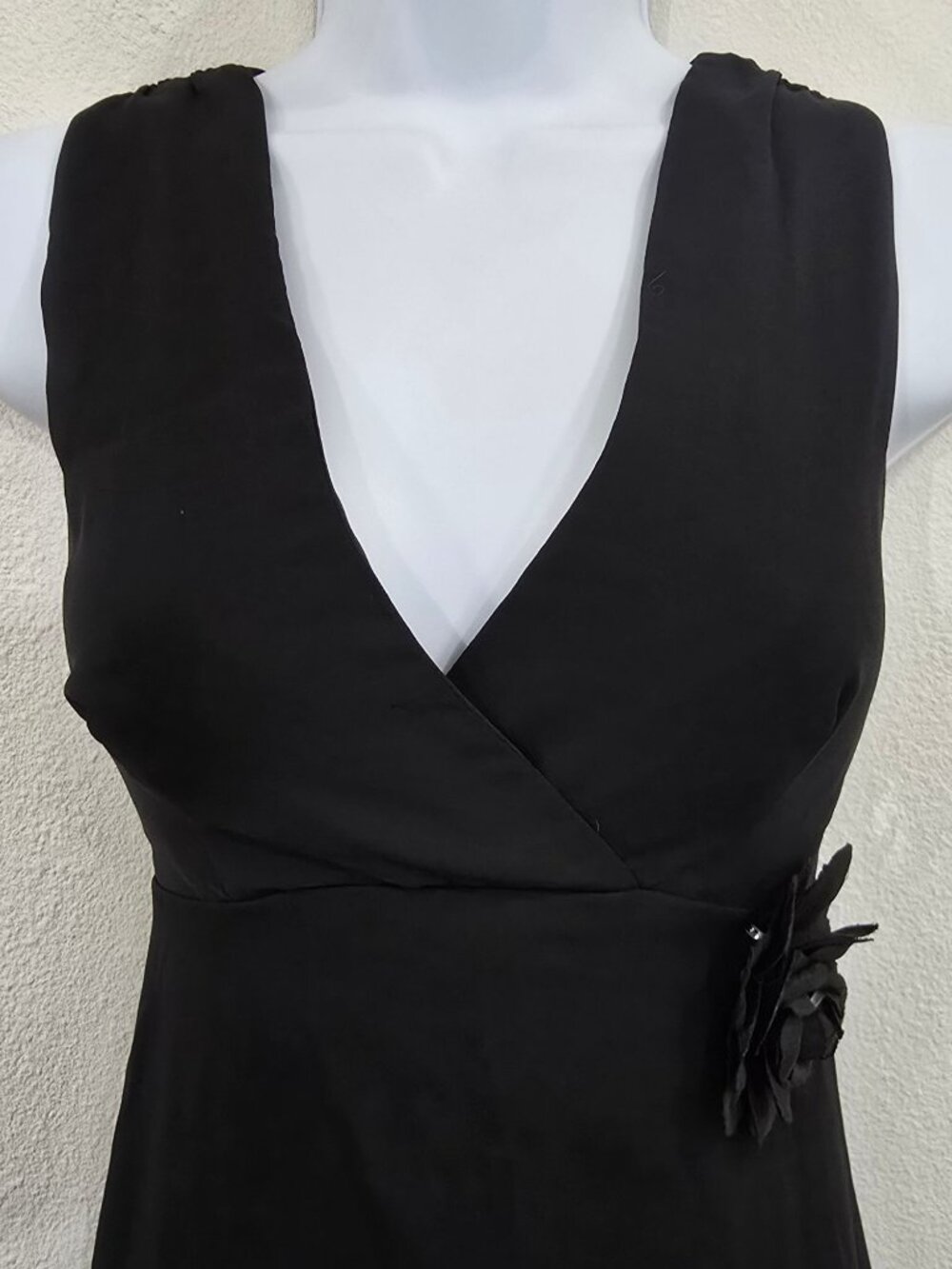 Rabbit Rabbit Rabbit ✦ Sleeveless V-Neck Chiffon Dress ✦ Floral Accent Black 4 - Picture 9 of 12